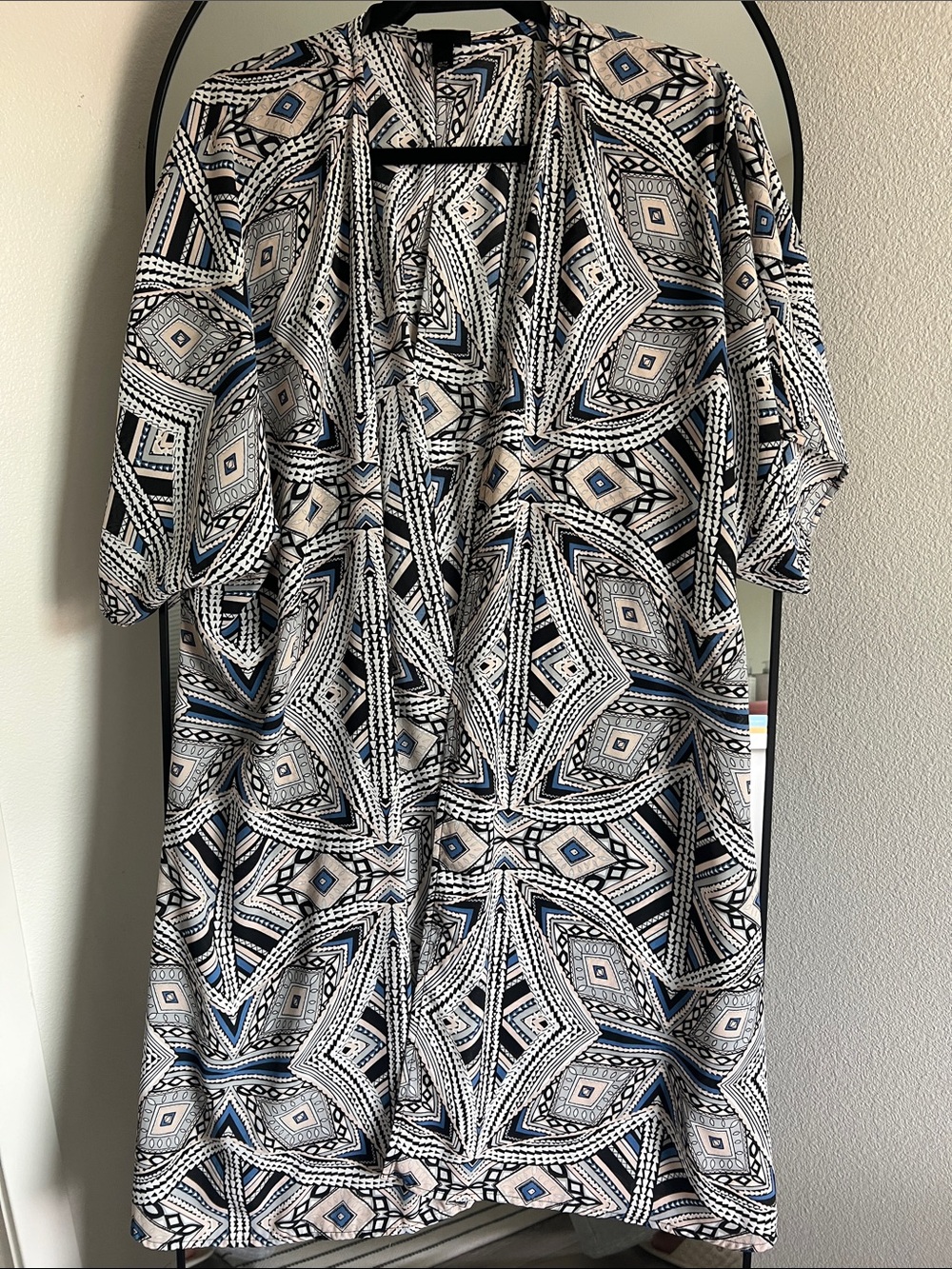 Geometric Print Kimono Cover-Up in Navy & White